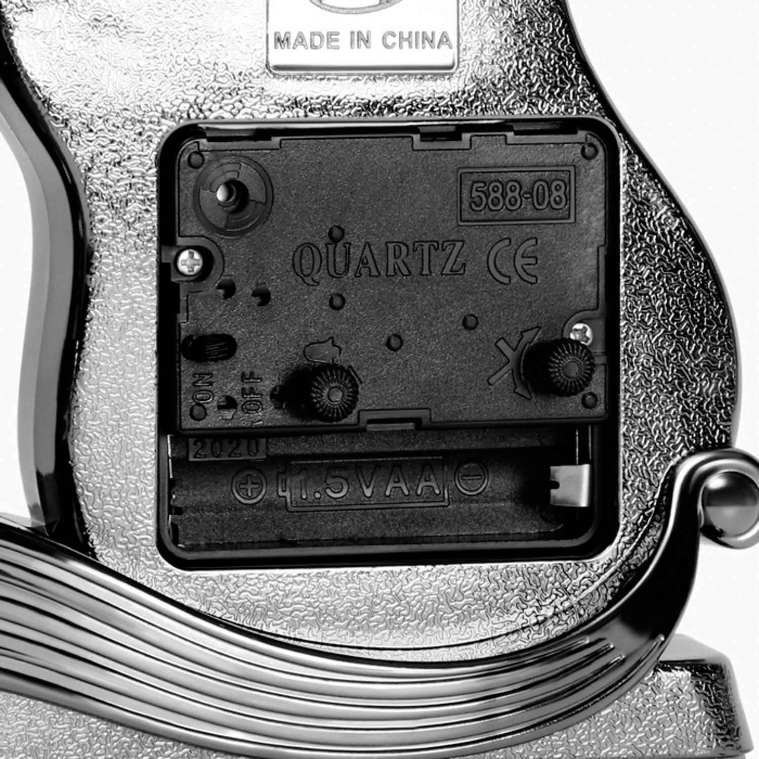 Будильник "Гитара", дискретный ход, с карандашницей, 1АА, 15.5 х 22 х 5.5 см, серебро   9541328