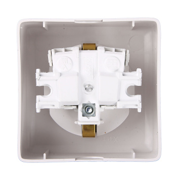 Розетка "Хит" ОП 1-мест. белая з/к 16А РА16-133-б *10/132