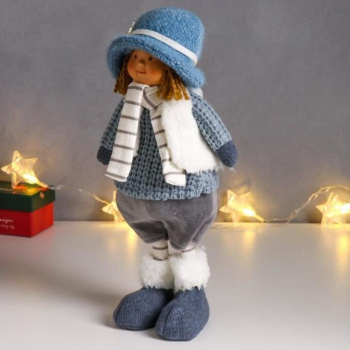 Кукла интерьерная "Малыш в вязаном синем наряде и шляпке со снежинкой" 36,5 см 6260113