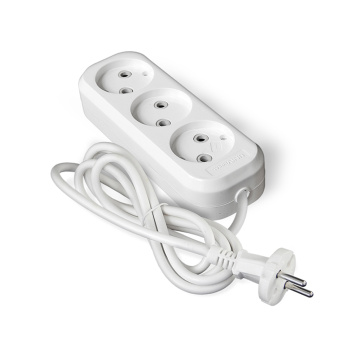 Удлинитель бытовой UNIVersal У6-639 М, 3 розетки, 10 м, ПВС, 2х1 мм2, 2300 Вт, без заземления